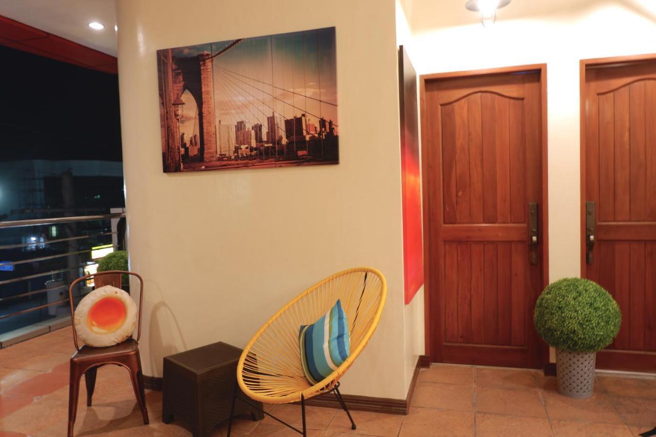 The Runway Inn - Mactan Cebu Lapu-Lapu City Exterior foto